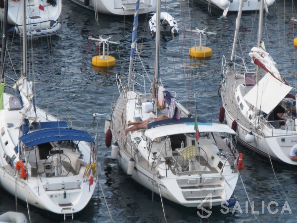 Sun Odyssey 42 - Yacht Charter Sailica