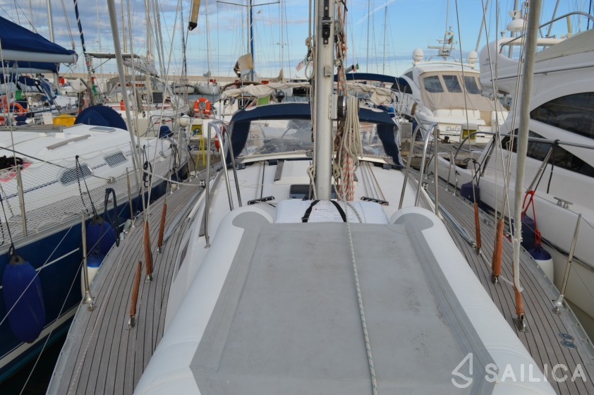 Sun Odyssey 42 - Yacht Charter Sailica
