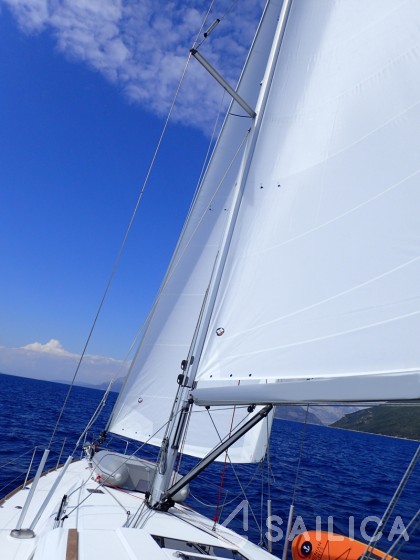 Sun Odyssey 519 - Yacht Charter Sailica