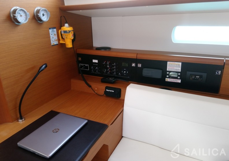 Sun Odyssey 519 - Yacht Charter Sailica