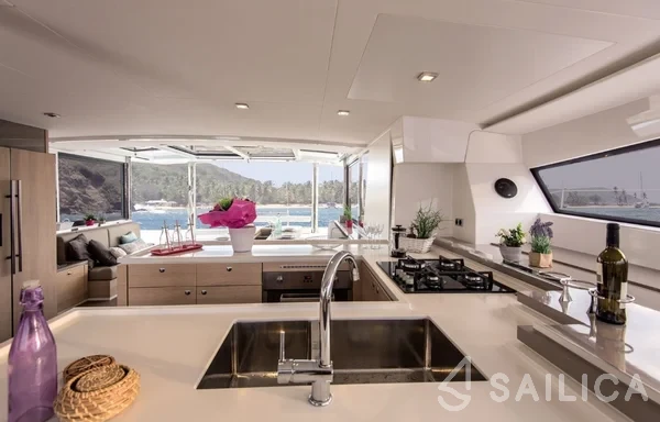 Bali 5.4. - Yacht Charter Sailica
