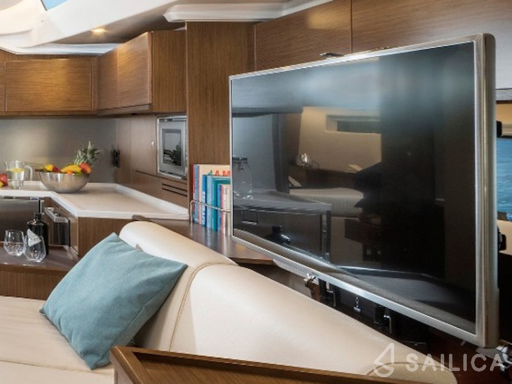 Bavaria C57 - Yacht Charter Sailica