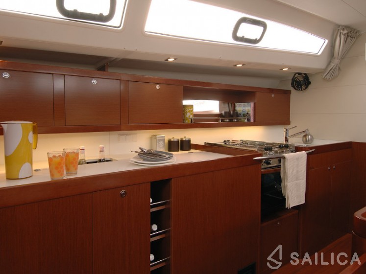 Oceanis 50 Family - Yacht Charter Sailica