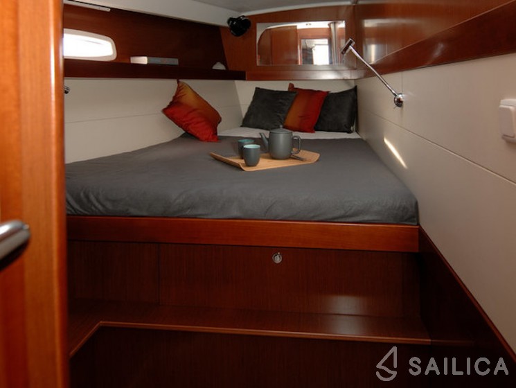 Oceanis 50 Family - Yacht Charter Sailica