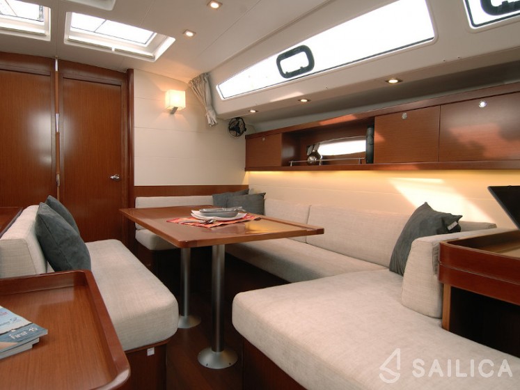Oceanis 50 Family - Yacht Charter Sailica