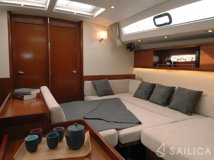 Oceanis 50 Family - Yacht Charter Sailica