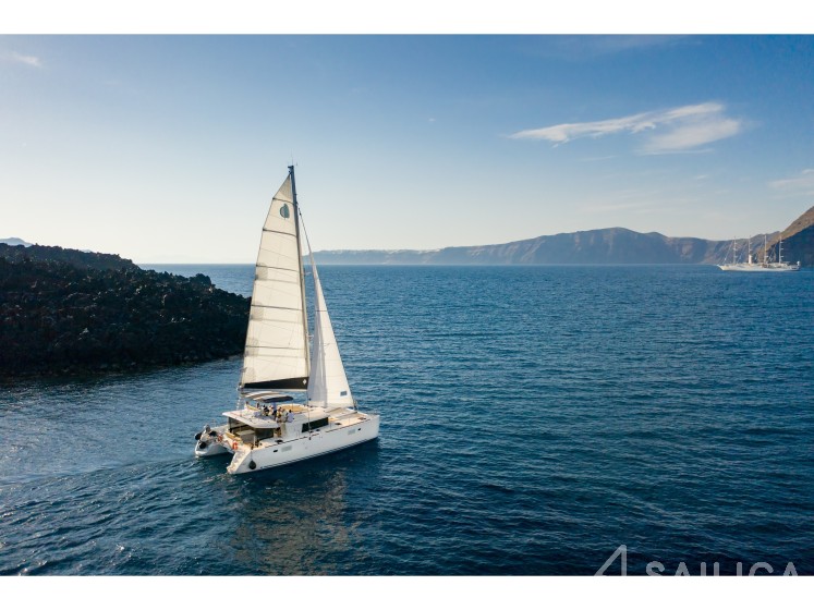 Lagoon 450  Flybridge - Yacht Charter Sailica