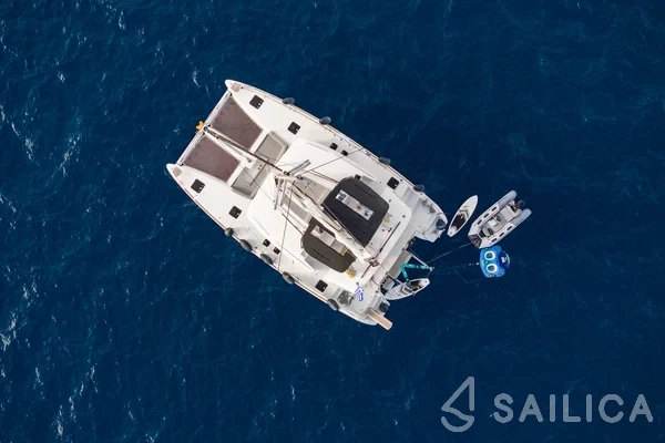 Lagoon 450  Flybridge - Yacht Charter Sailica