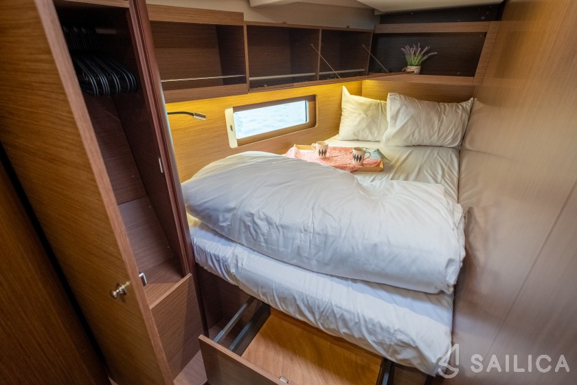Oceanis 46.1 - Yacht Charter Sailica