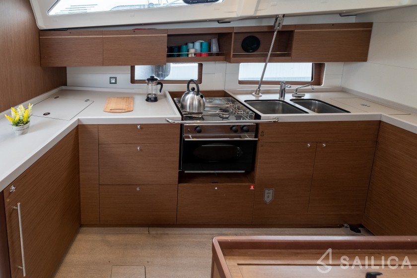 Oceanis 46.1 - Yacht Charter Sailica