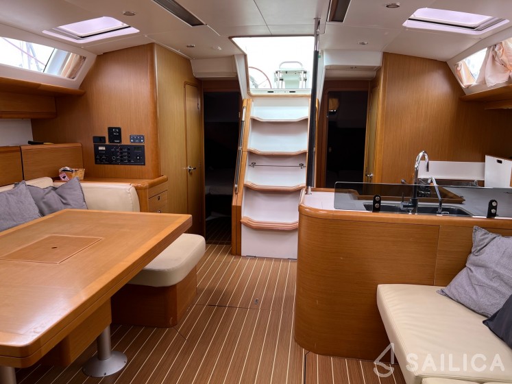 Jeanneau 53 - Yacht Charter Sailica