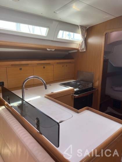 Sun Odyssey 42 - Yacht Charter Sailica