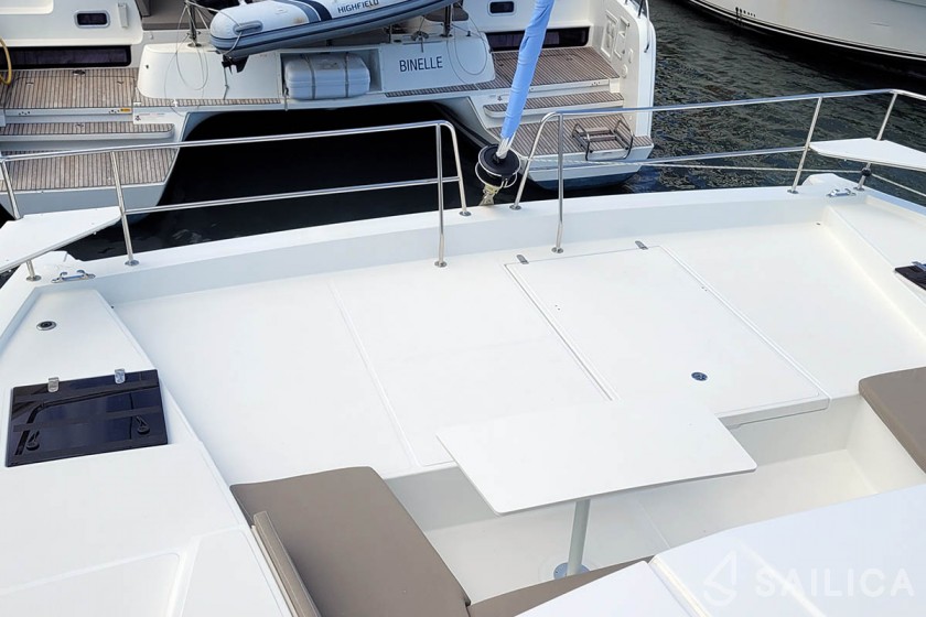 Bali 4.2 - Yacht Charter Sailica