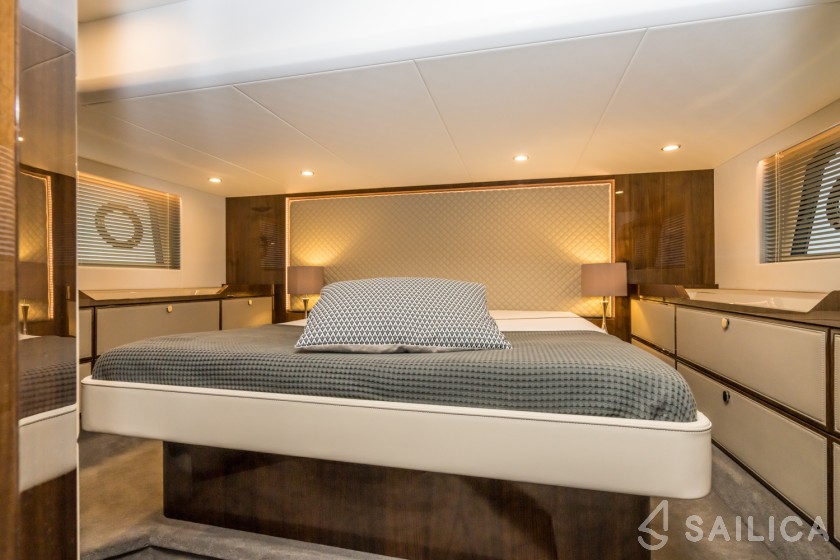 Fairline Squadron 50 - Yacht Charter Sailica