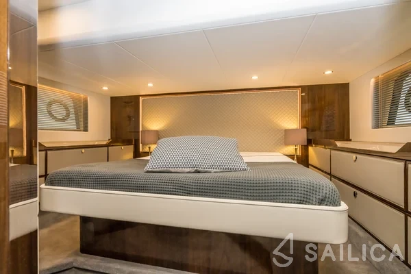 Fairline Squadron 50 - Yacht Charter Sailica