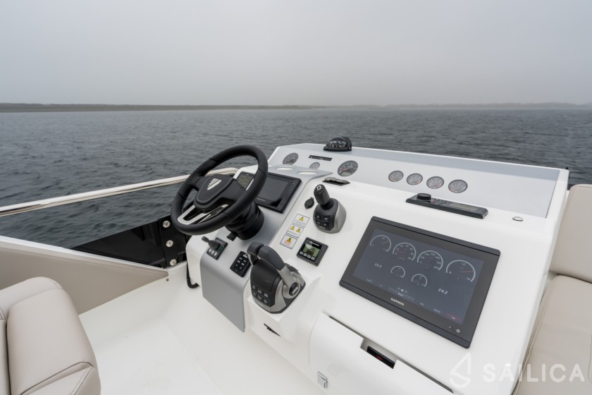 Fairline Squadron 50 - Yacht Charter Sailica