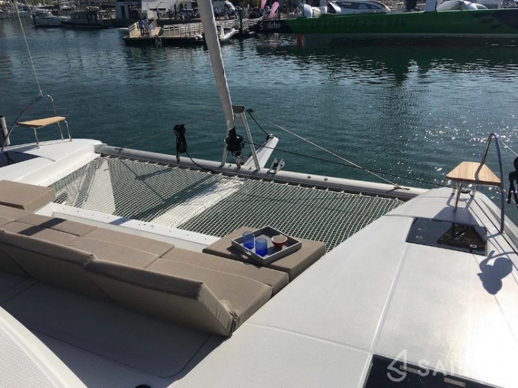 Astréa 42 - Yacht Charter Sailica