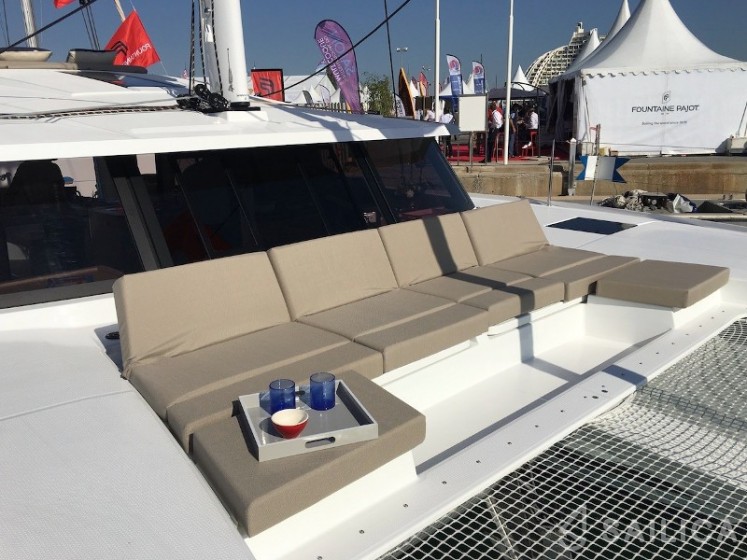 Astréa 42 - Yacht Charter Sailica