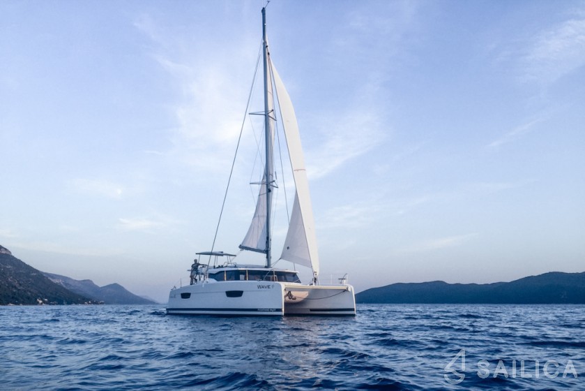 Astréa 42 - Yacht Charter Sailica