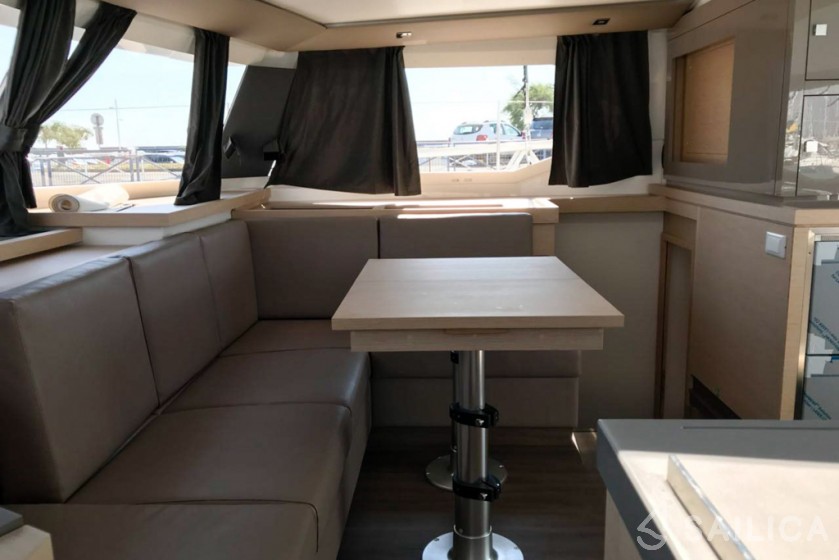 Astréa 42 - Yacht Charter Sailica