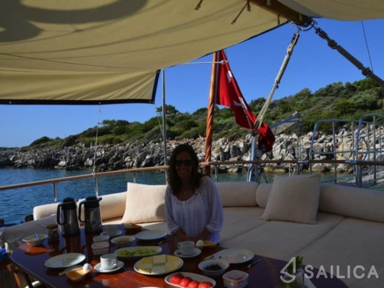 Gulet - Yacht Charter Sailica
