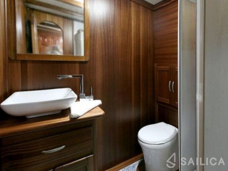 Gulet - Yacht Charter Sailica