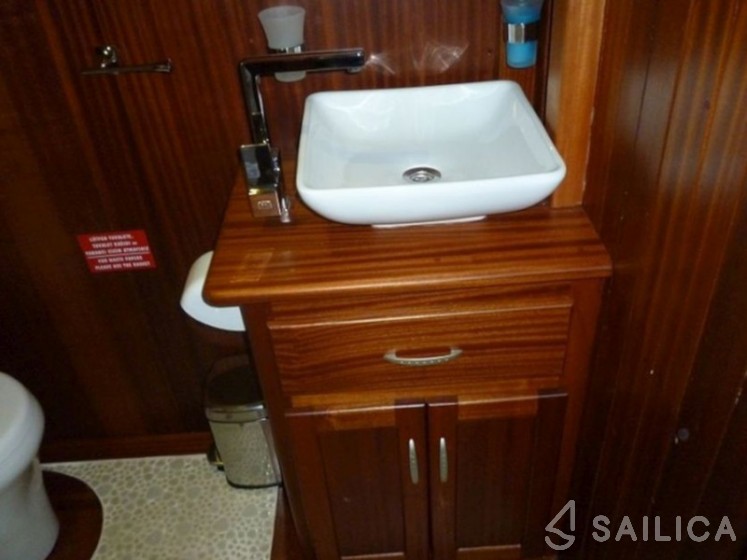 Gulet - Yacht Charter Sailica