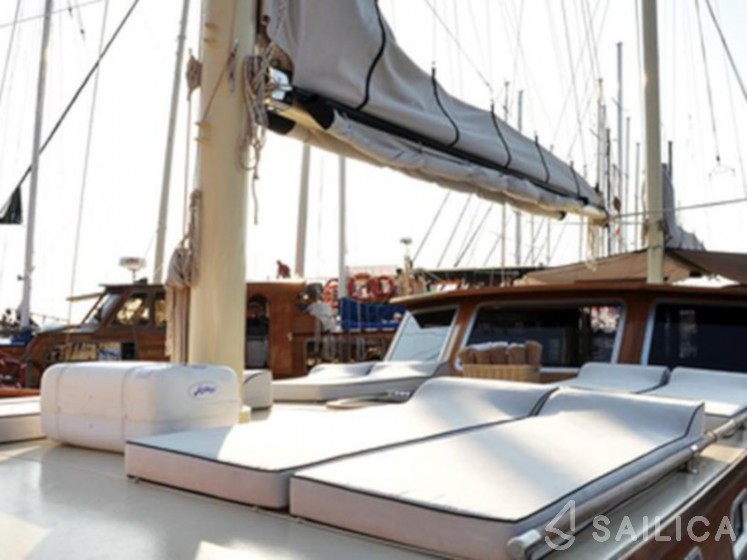 Gulet - Yacht Charter Sailica