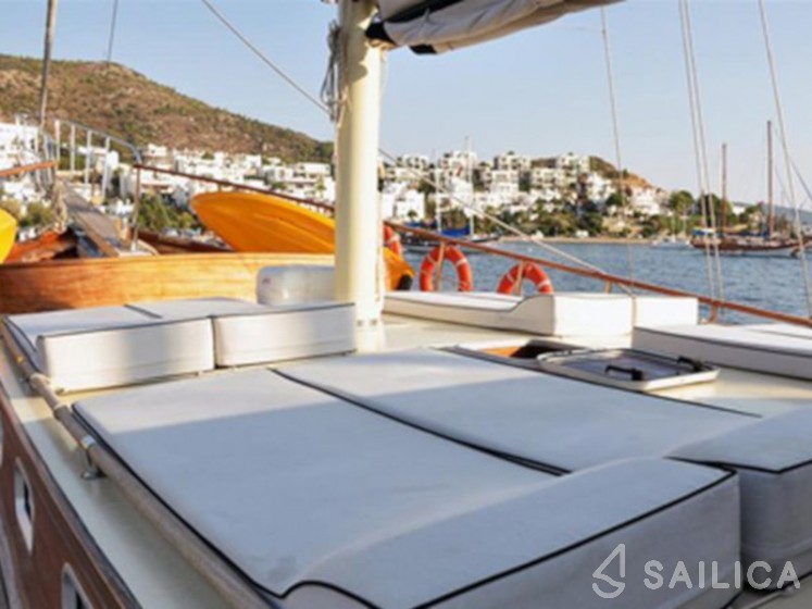Gulet - Yacht Charter Sailica