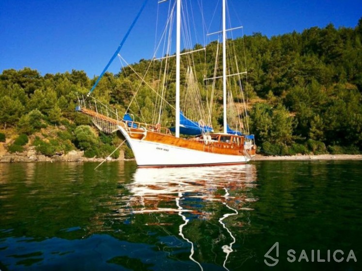 Gulet - Yacht Charter Sailica