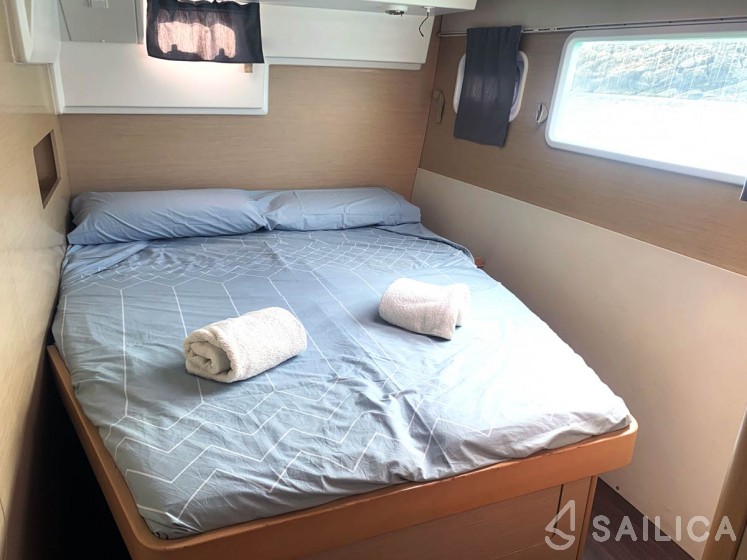 Lagoon 400 - Yacht Charter Sailica