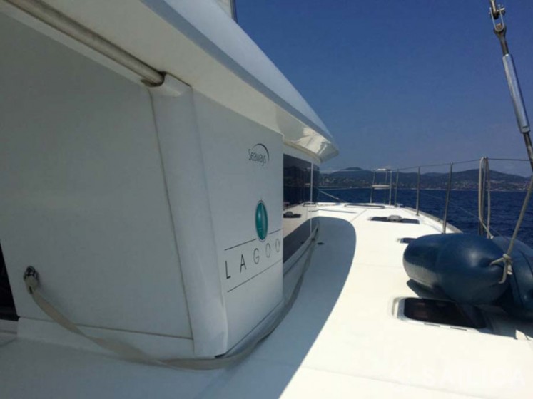 Lagoon 400 - Yacht Charter Sailica