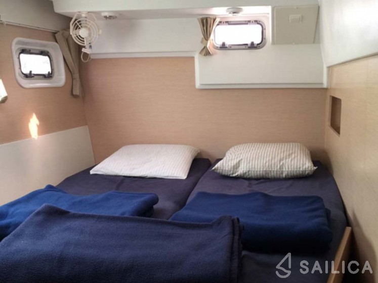 Lagoon 400 - Yacht Charter Sailica