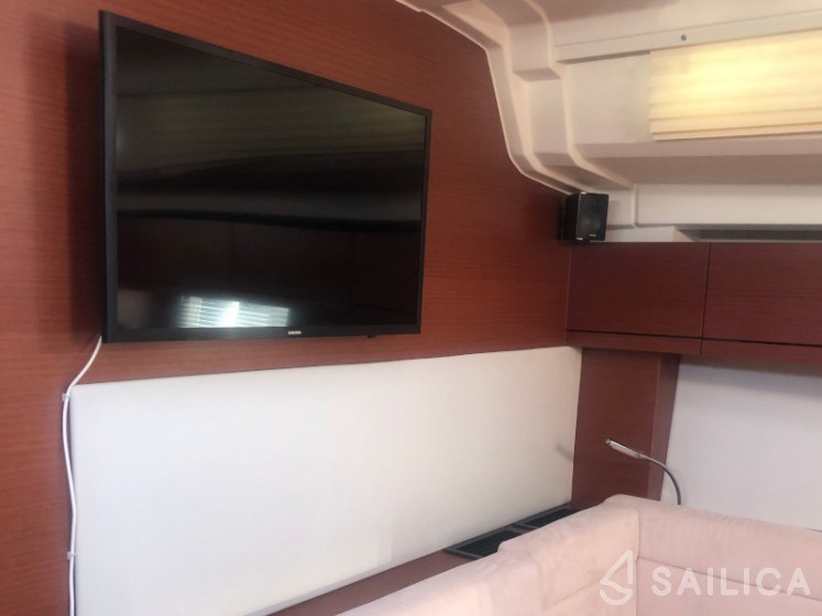Hanse 508 - Yacht Charter Sailica