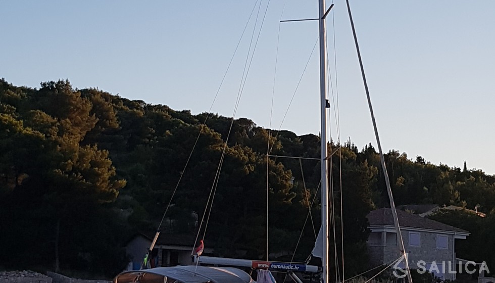 Bavaria 34 Cruiser - Yacht Charter Sailica