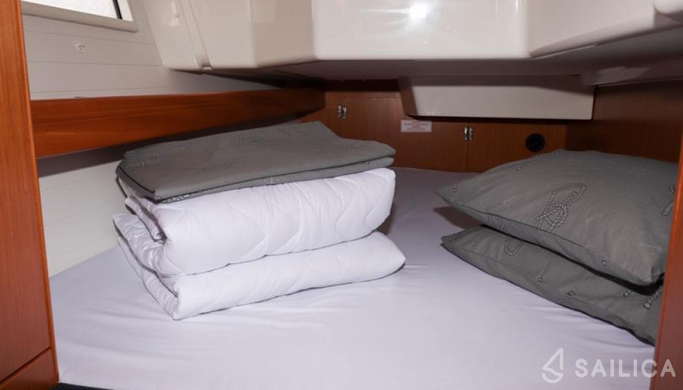 Bavaria 34 Cruiser - Yacht Charter Sailica