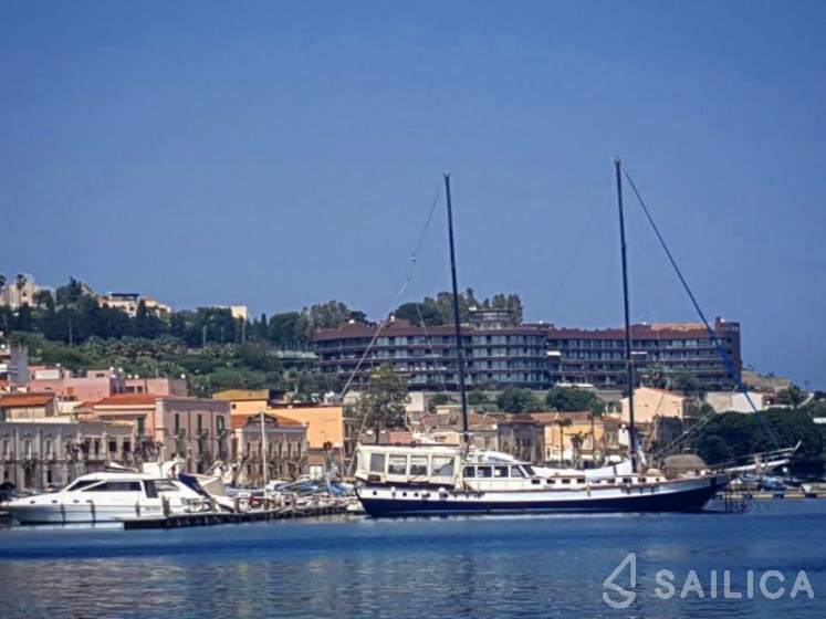 Gulet - Yacht Charter Sailica