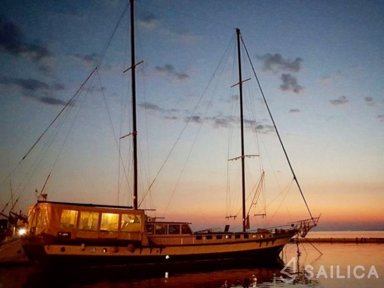 Gulet - Yacht Charter Sailica