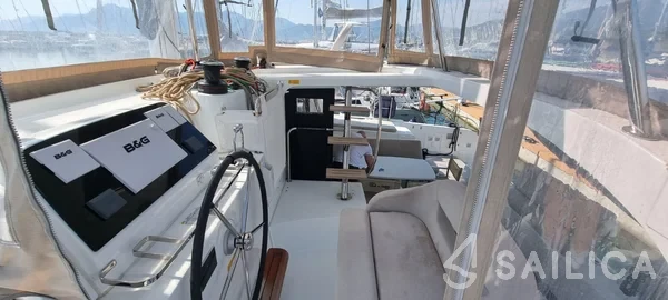 Lagoon 42 - Yacht Charter Sailica