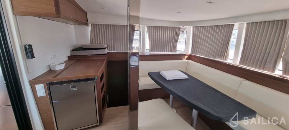 Lagoon 42 - Yacht Charter Sailica