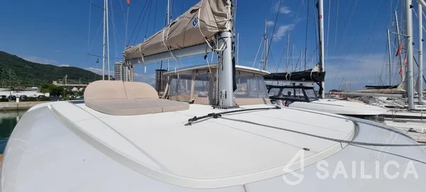 Lagoon 42 - Yacht Charter Sailica