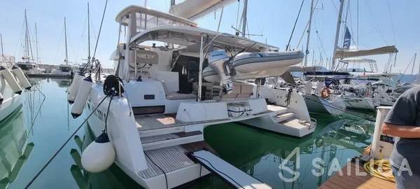 Lagoon 42 - Yacht Charter Sailica