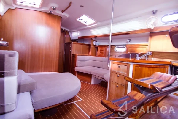Catalina 375 - Yacht Charter Sailica