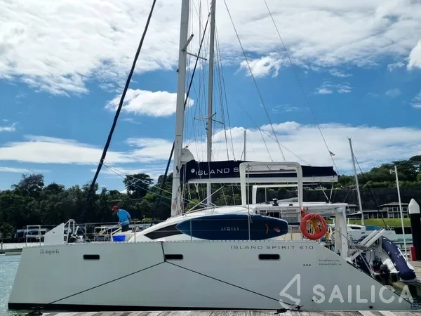 Island Spirit 410 - Yacht Charter Sailica