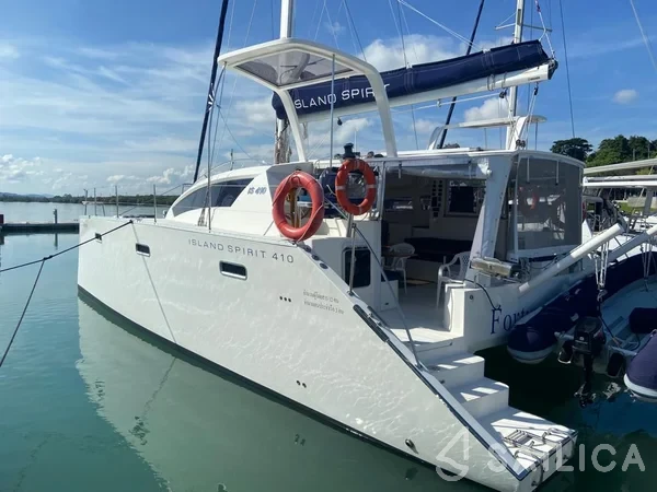 Island Spirit 410 - Yacht Charter Sailica