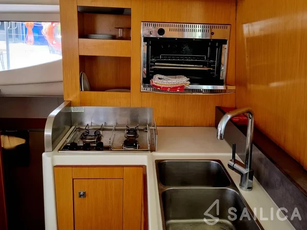 Mahe 36 Evolution - Yacht Charter Sailica