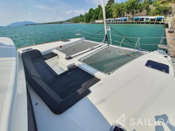 Lagoon 450 S - 4 + 2 cab. - Yacht Charter Sailica