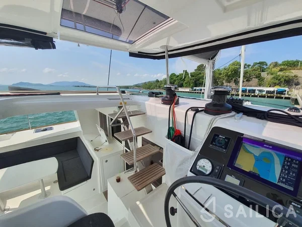 Lagoon 450 S - 4 + 2 cab. - Yacht Charter Sailica