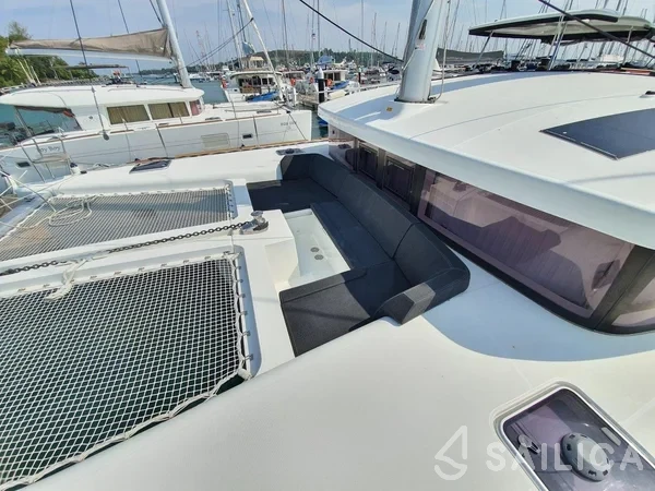 Lagoon 450 S - 4 + 2 cab. - Yacht Charter Sailica