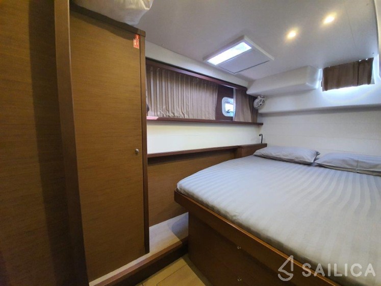 Lagoon 450 S - 4 + 2 cab. - Yacht Charter Sailica